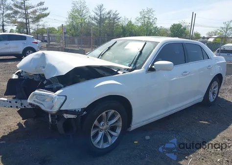 2016 Chrysler 300 Limited z USA, uszkodzony, nr VIN 2C3CCAAG5GH147494